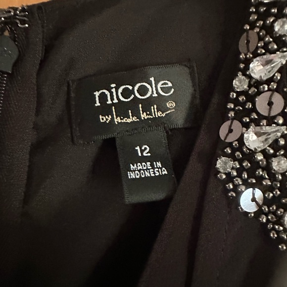 Nicole by Nicole Miller - Classic Black Short Dress size 12. - gorgeous beading - Picture 2 of 7